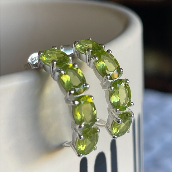 🎉HP🎉New Peridot and Sterling Pierced Semi Hoop Earrings Intense Sparkle … - Picture 2 of 7